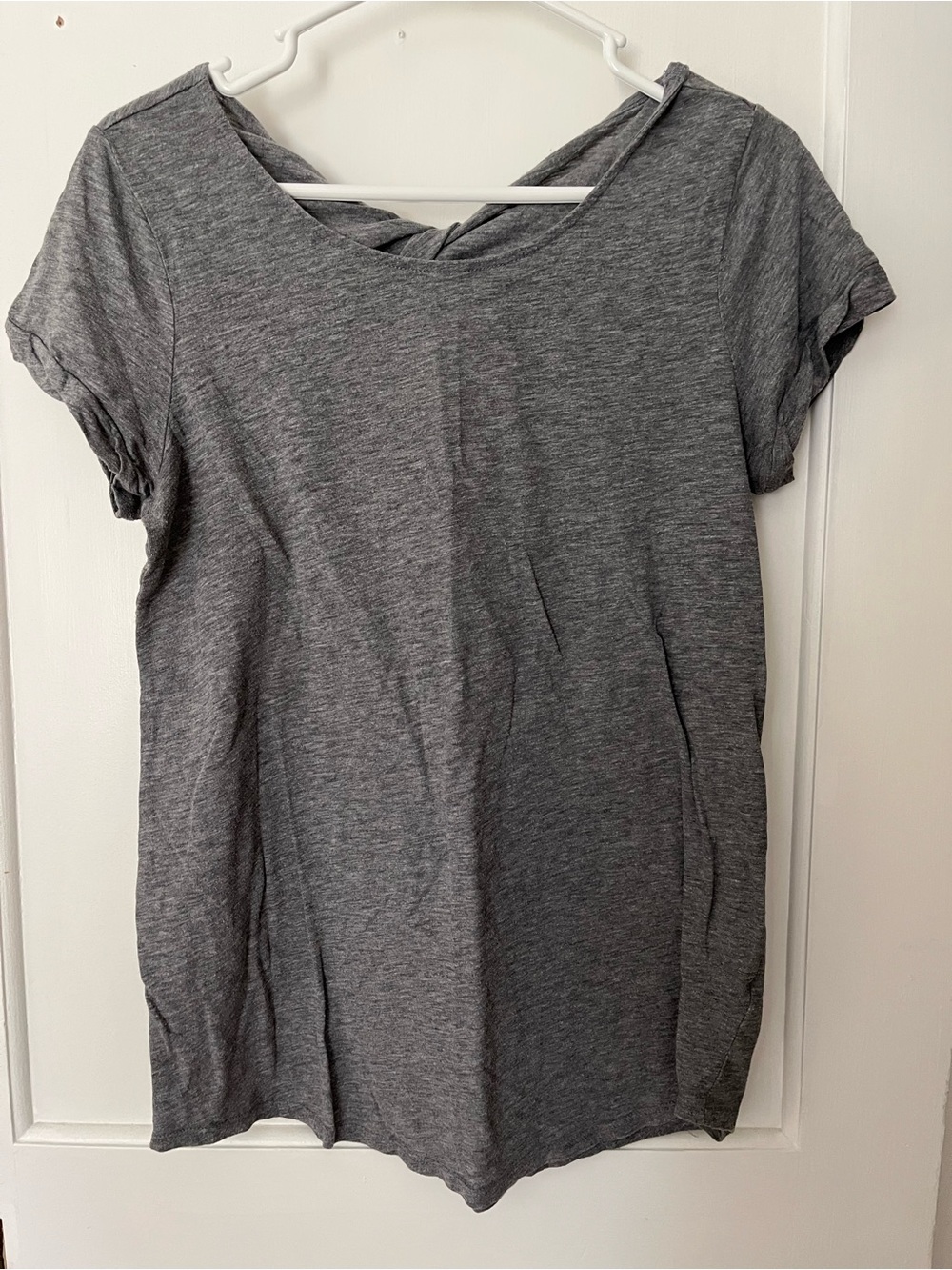 Jessica Simpson Heather Gray Short Sleeve Twist-Back Tee